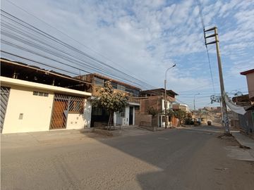 VILLA MARÍA DEL TRIUNFO - VENTA CASA CON COCHERA - ÁREA 160 m2
