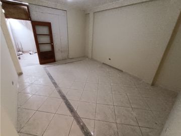 VILLA MARÍA DEL TRIUNFO - VENTA CASA CON COCHERA - ÁREA 160 m2