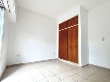 Venta PH 2 AMB Isidro Casanova PATIO APTO CREDITO