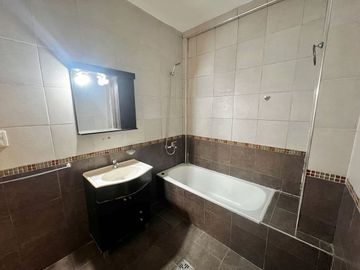 Venta PH 2 AMB Isidro Casanova PATIO APTO CREDITO