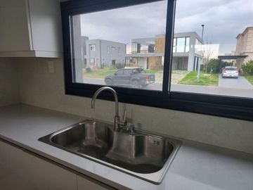 VENTA CASA LOTE INTERNO CEIBOS - PUERTOS