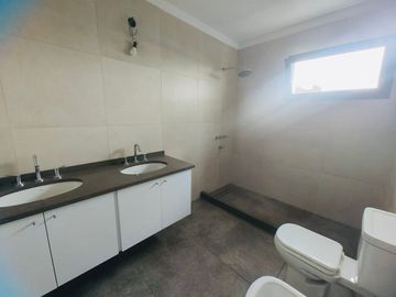 VENTA CASA LOTE INTERNO CEIBOS - PUERTOS