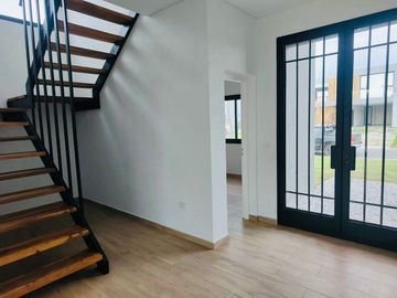 VENTA CASA LOTE INTERNO CEIBOS - PUERTOS