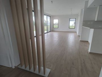 VENTA CASA LOTE INTERNO CEIBOS - PUERTOS