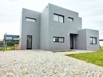 VENTA CASA LOTE INTERNO CEIBOS - PUERTOS