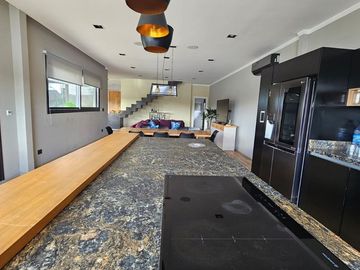 VENTA CASA PUERTOS  VISTAS CON MUELLE PRIVADO