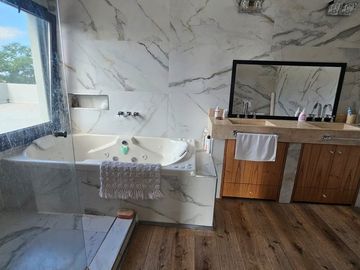 VENTA CASA PUERTOS  VISTAS CON MUELLE PRIVADO