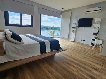 VENTA CASA PUERTOS  VISTAS CON MUELLE PRIVADO
