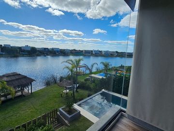 VENTA CASA PUERTOS  VISTAS CON MUELLE PRIVADO