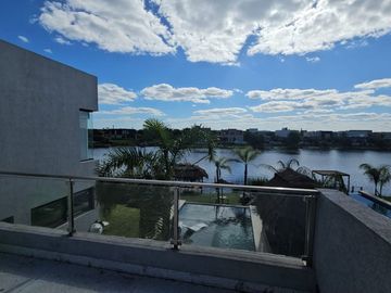 VENTA CASA PUERTOS  VISTAS CON MUELLE PRIVADO