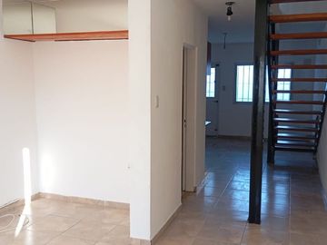 VENTA DUPLEX APTO CREDITO B° LAS PALMAS DESOCUPADO