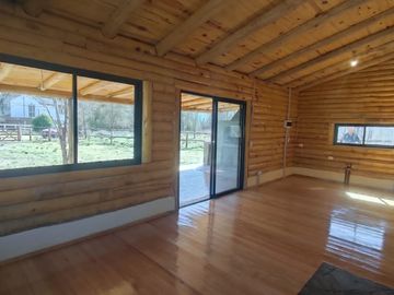 VENTA CABAÑA DE TRONCO A ESTRENAR EN CALAMUCHITA