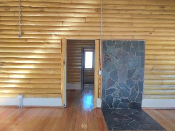 VENTA CABAÑA DE TRONCO A ESTRENAR EN CALAMUCHITA