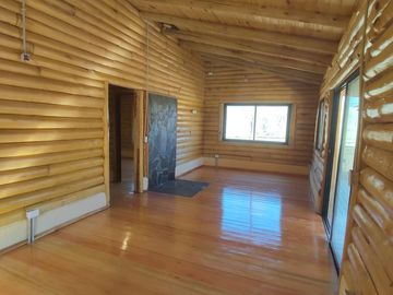 VENTA CABAÑA DE TRONCO A ESTRENAR EN CALAMUCHITA