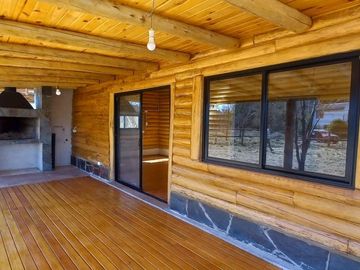 VENTA CABAÑA DE TRONCO A ESTRENAR EN CALAMUCHITA
