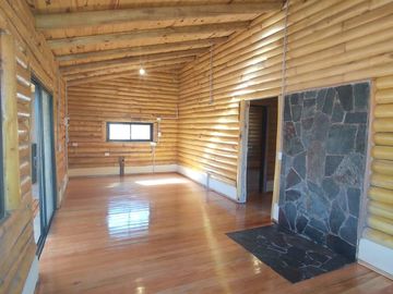 VENTA CABAÑA DE TRONCO A ESTRENAR EN CALAMUCHITA
