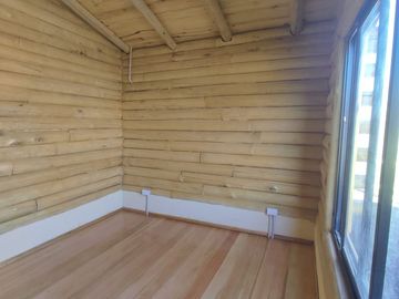 VENTA CABAÑA DE TRONCO A ESTRENAR EN CALAMUCHITA