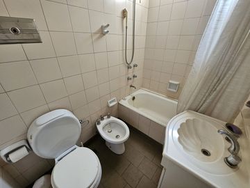 VENTA DEPARTAMENTO 6 AMBIENTES RECOLETA BAULERA