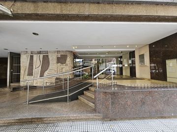 VENTA DEPARTAMENTO 6 AMBIENTES RECOLETA BAULERA