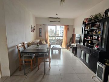 VENTA Dpto. 2 amb. con pileta en Villa del Parque