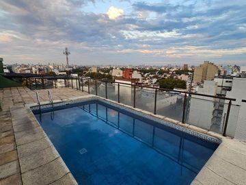 VENTA Dpto. 2 amb. con pileta en Villa del Parque