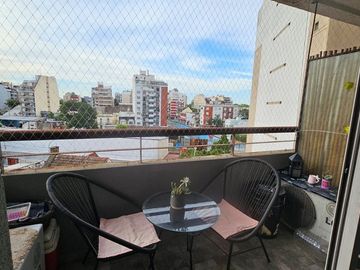 VENTA Dpto. 2 amb. con pileta en Villa del Parque