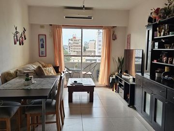 VENTA Dpto. 2 amb. con pileta en Villa del Parque