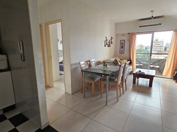 VENTA Dpto. 2 amb. con pileta en Villa del Parque