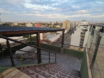 VENTA Dpto. 2 amb. con pileta en Villa del Parque