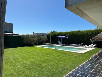 VENTA Casa 4 ambientes Santa Isabel 1, MASCHWITZ