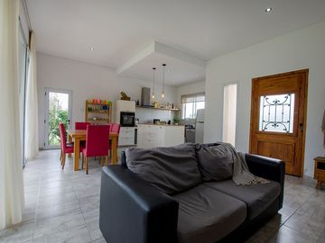 CASA 4 AMBIENTES EN VENTA SAN FELIPE CANNING