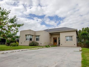 CASA 4 AMBIENTES EN VENTA SAN FELIPE CANNING