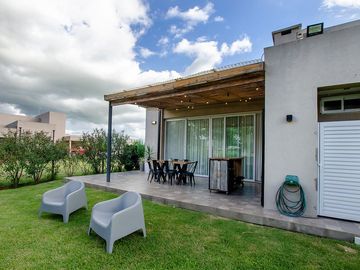 CASA 4 AMBIENTES EN VENTA SAN FELIPE CANNING