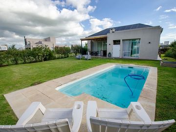 CASA 4 AMBIENTES EN VENTA SAN FELIPE CANNING