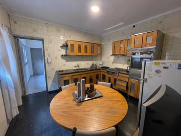 DEPARTAMENTO PISO 4 AMBIENTES EN VENTA EN CIUDAD