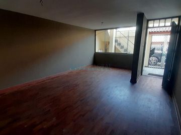 Casas Venta JR. Esteban Camere - SANTIAGO DE SURCO