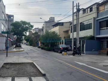 Casas Venta JR. Esteban Camere - SANTIAGO DE SURCO