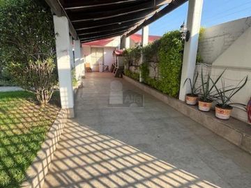 CASA EN VENTA EN PASEOS DEL BOSQUE