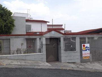 CASA EN VENTA EN PASEOS DEL BOSQUE