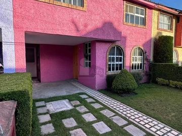 Casa con excelente ubicación en Toluca  Cerca de Holiday Inn Express