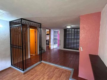 Casa con excelente ubicación en Toluca  Cerca de Holiday Inn Express