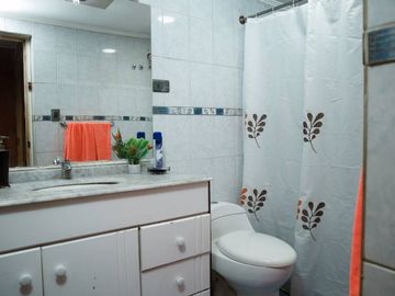 CASA ESQUINA CON LOCAL COMERCIAL SAN BERNARDO