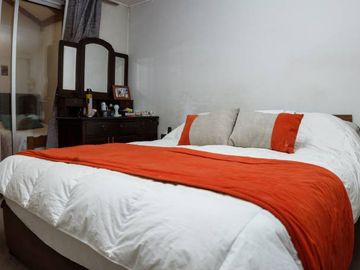 CASA ESQUINA CON LOCAL COMERCIAL SAN BERNARDO