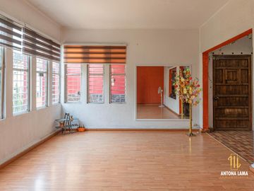 Casa en Venta y Renta en Barrio de Santiago