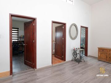 Casa en Venta y Renta en Barrio de Santiago