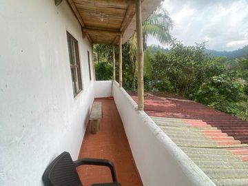 VENTA DE CASA RUSTICA  CON TERRENO DE 14.200 M2