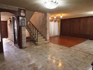CASA EN VENTA EN MORELIA, CALZ. VENTURA PUENTE