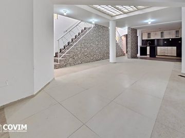 Casa en Alquiler en Cerro Colorado – Urb. Villa Florida