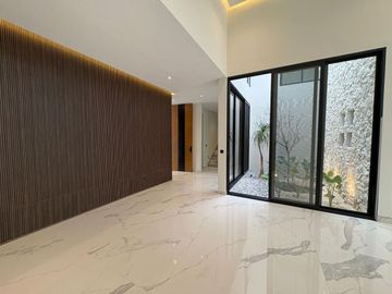 Residencia a estrenar en privada Oasis, Yucatán Country Club