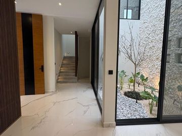 Residencia a estrenar en privada Oasis, Yucatán Country Club